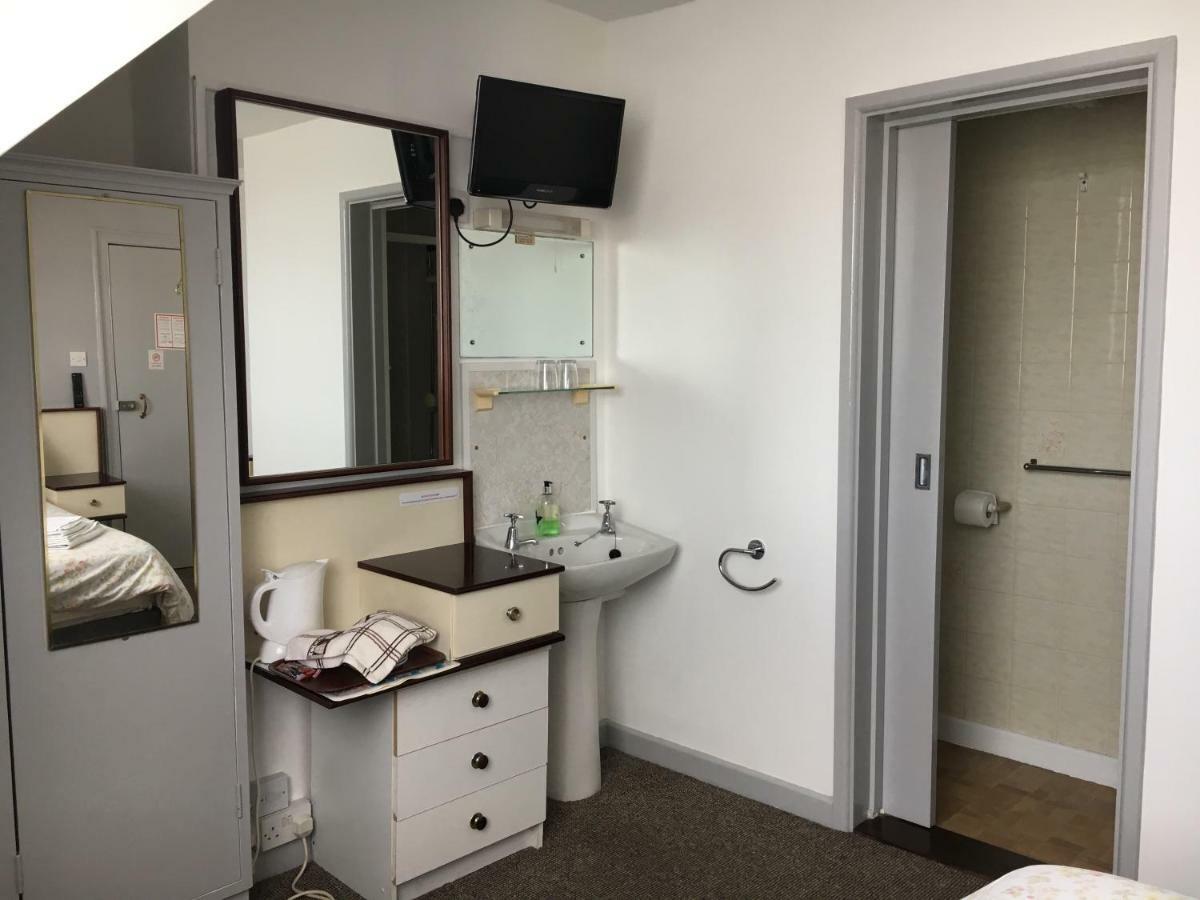 Avoca Villa Guest House Ст. Хейлир Джерси Экстерьер фото
